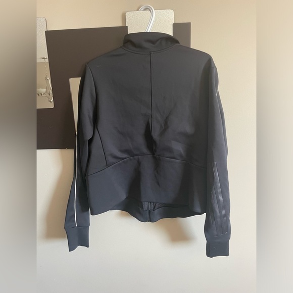 Black jacket. - Picture 2 of 2